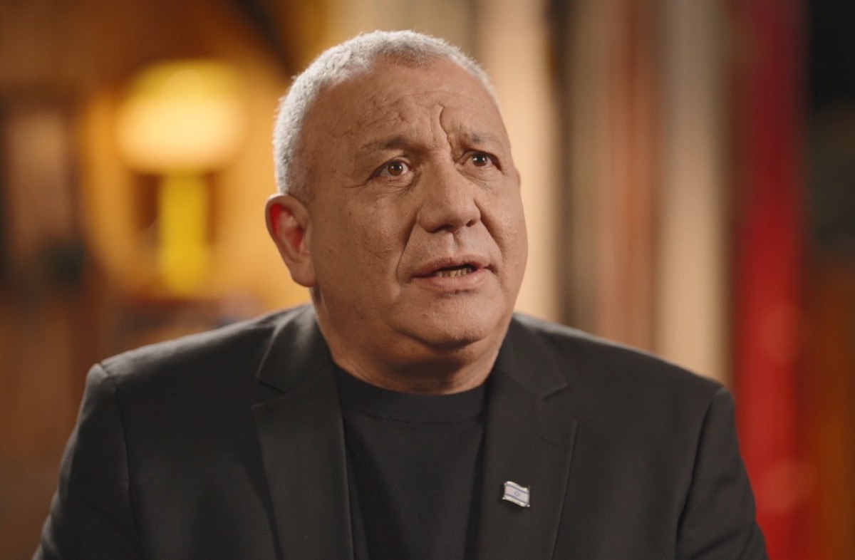 خمسون مقعداً فقط لنتنياهو: آيزنكوت يقفز - والنظام يعتز | استطلاع للرأي