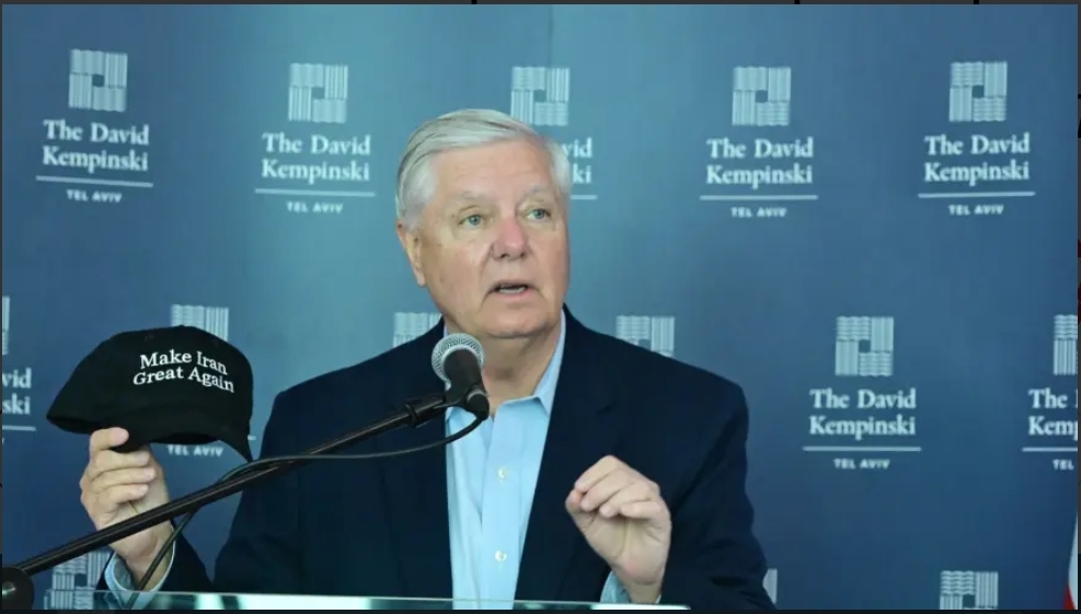 ليندسي غراهام يشيد "بإسرائيل" ويلمح إلى ما هو قادم: "دولة صغيرة بقلب كبير"