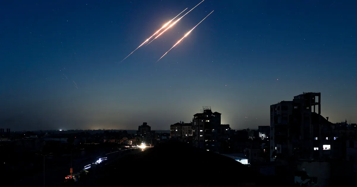 الغيوم والسحاب تزيد من وتيرة إطلاق الصواريخ من إيران