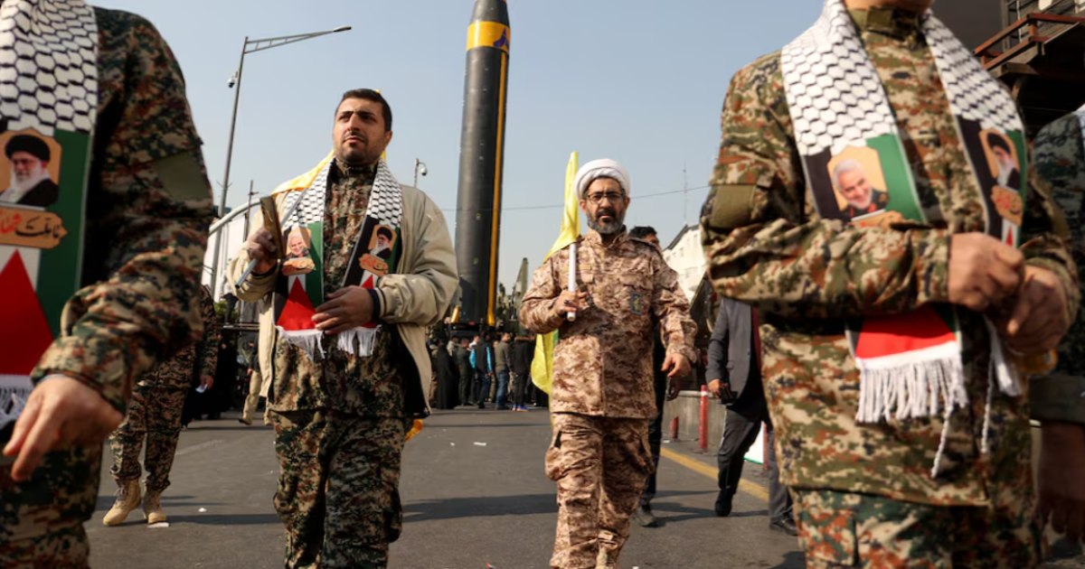 طهران تهدد بالانسحاب من وقف إطلاق النار وتلوح بإغلاق "هرمز"