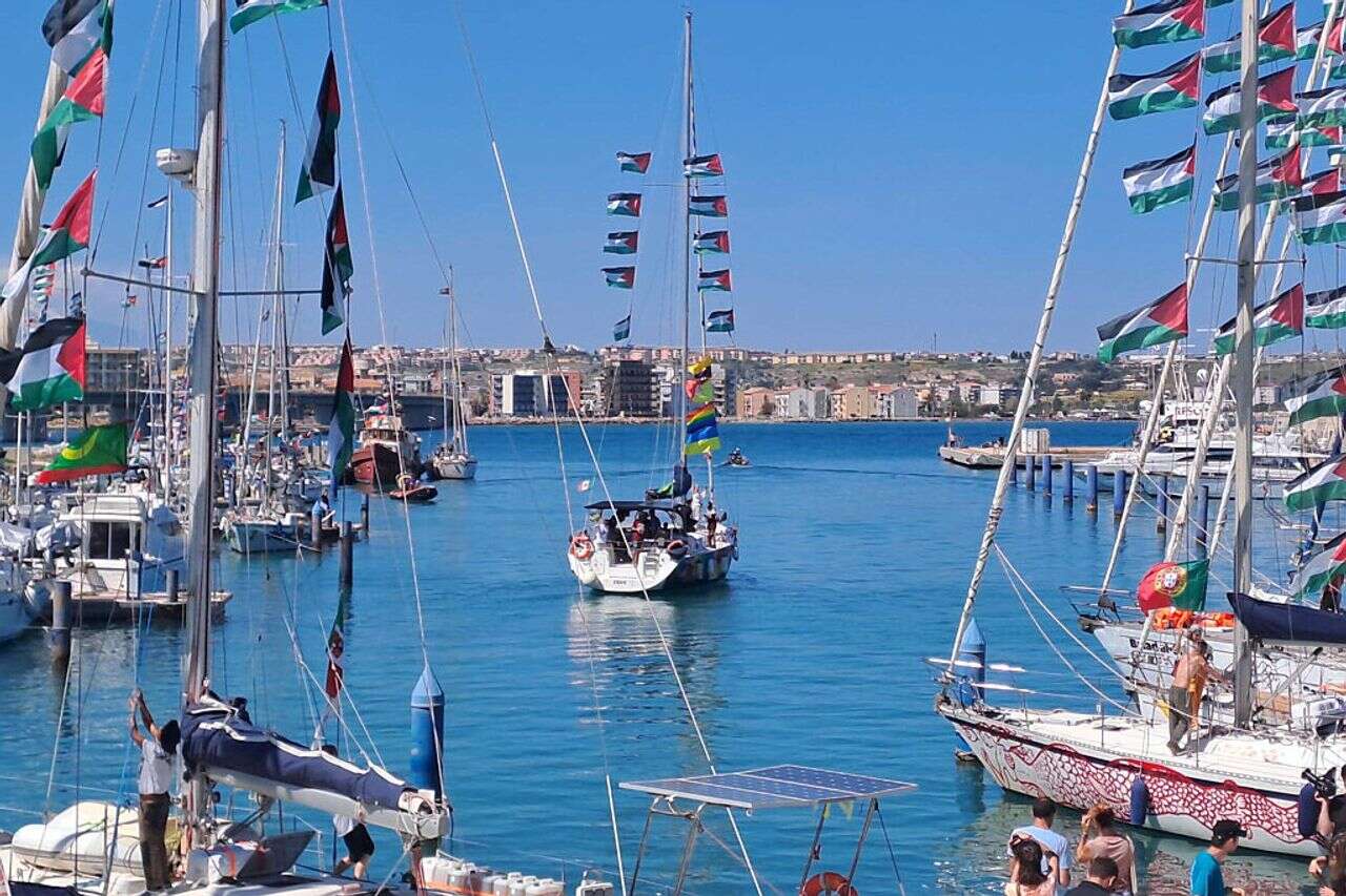 جيش العدو يفرض عقوبات على أسطول الصمود المتجه لغزة