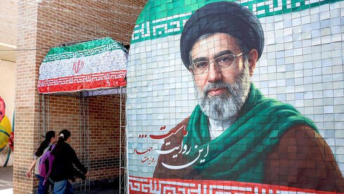 واشنطن تنتظر رد طهران وسط غموض عن حالة "خامنئي الابن" الصحية