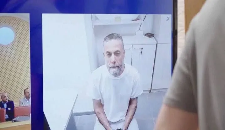 الدكتور حسام أبو صفية تعرض لتعذيب وحشي وعزل انفرادي
