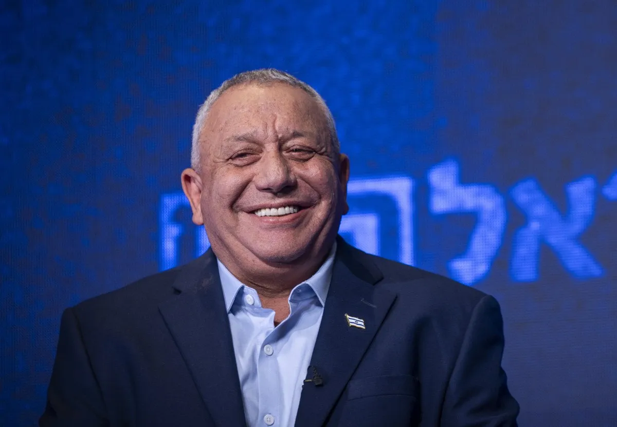 استطلاع معاريف حزب حاكم جديد في إسرائيل؟ غادي آيزنكوت أذهل نتنياهو 