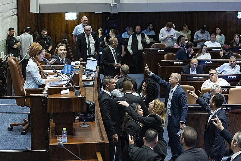 الموافقة على إعفاء الفارين من الخدمة العسكرية من الاعتقال