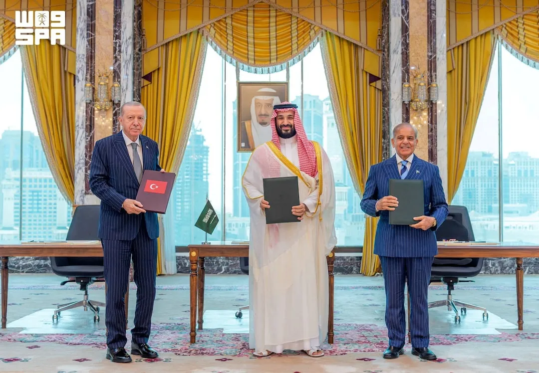 وسط التوترات: وقعت تركيا والسعودية وباكستان تحالفاً دفاعياً