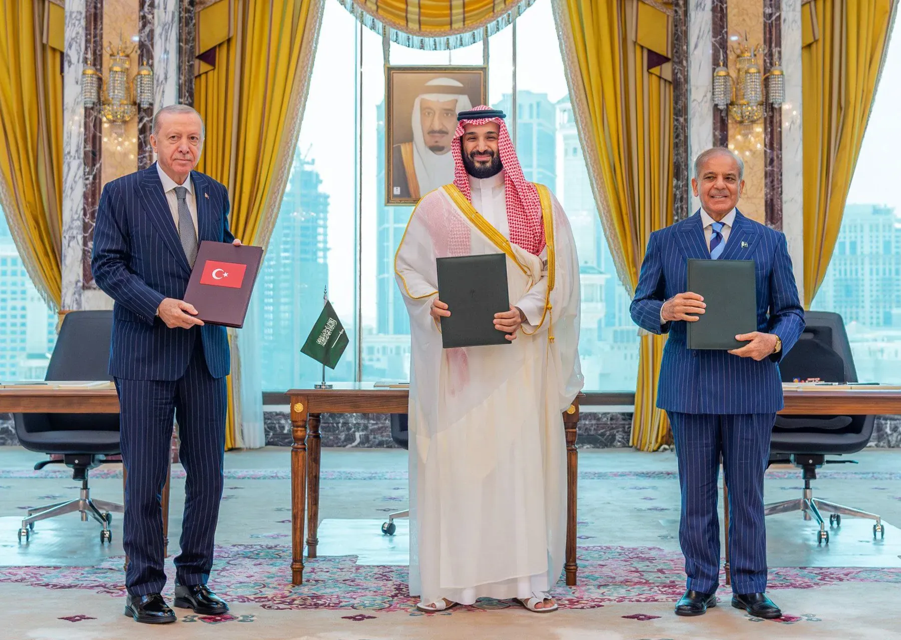 كيف ينظر كيان العدو إلى التحالف الأمني بين السعودية وتركيا وباكستان؟