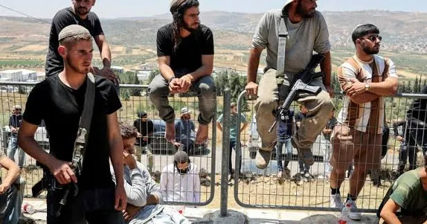 موجة هجرة غير مسبوقة تضرب قرية طيبة قرب رام الله