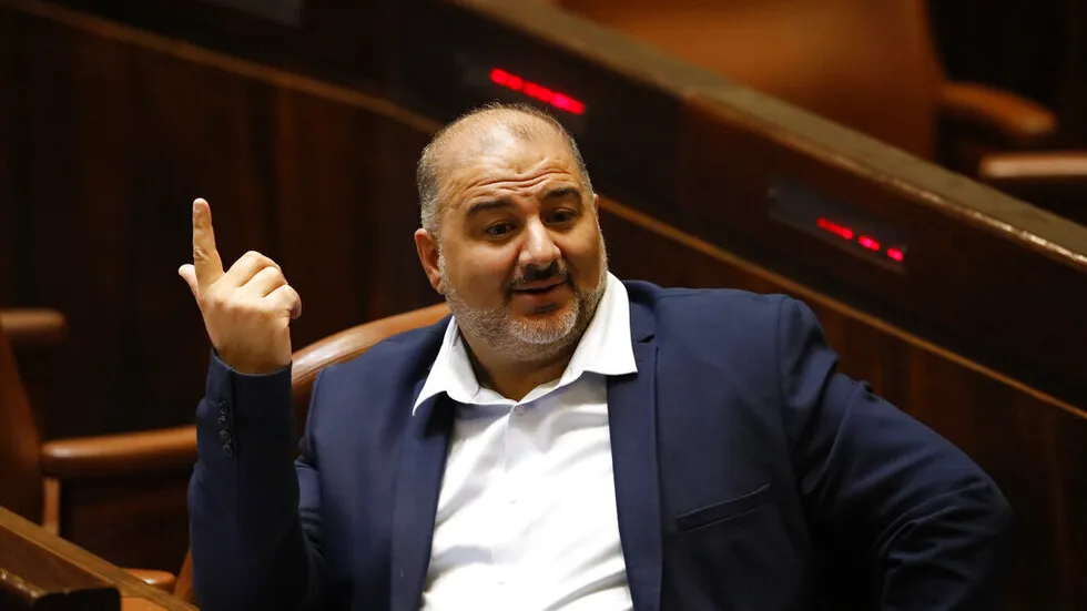 تصريحات منصور عباس حول الدولة الفلسطينية تفرز تخبطاً في "المعارضة الإسرائيلية"