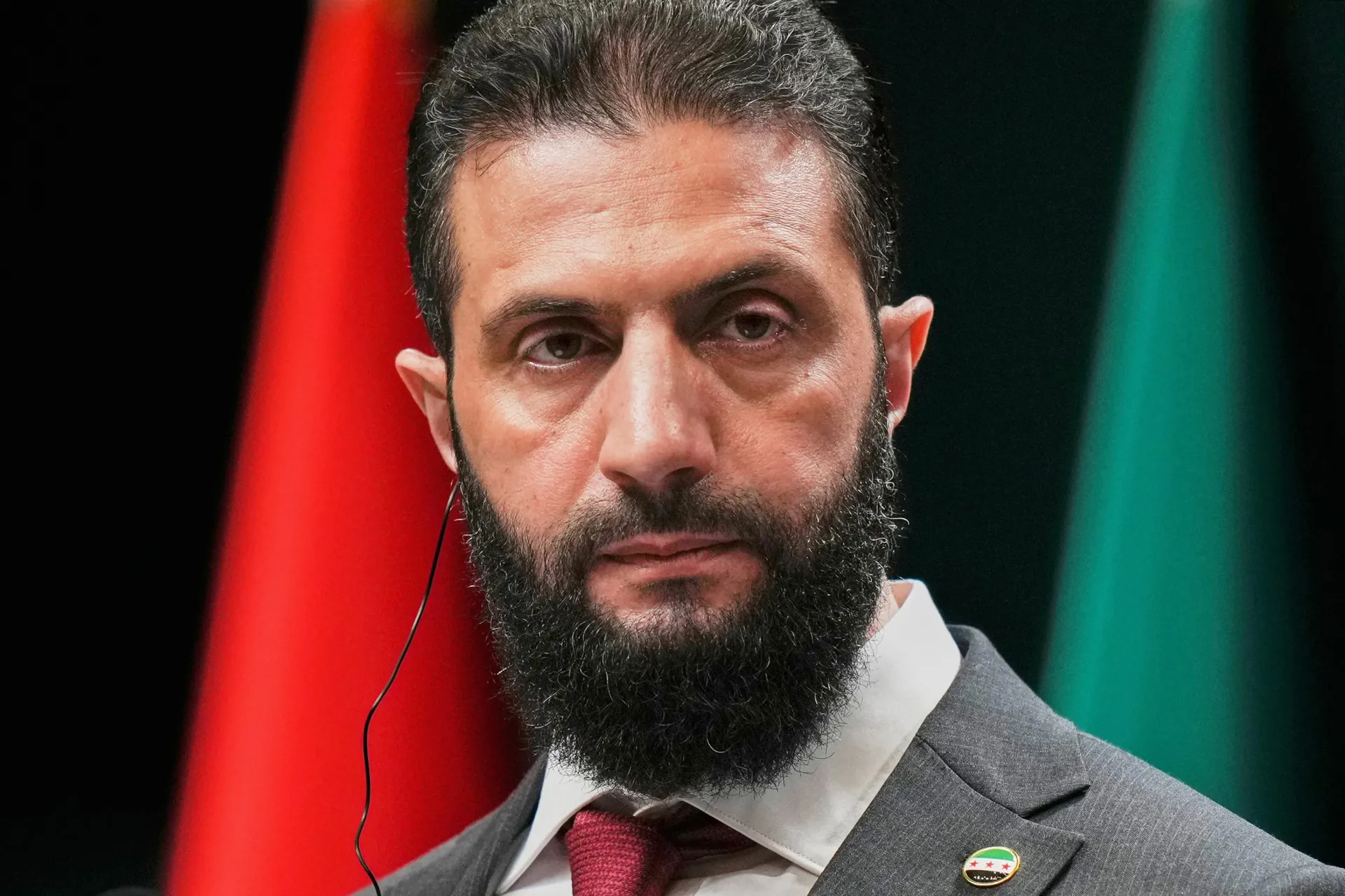 "الشرع" بين القبول الدولي وتحدي إعادة بناء التعليم والسيادة الوطنية