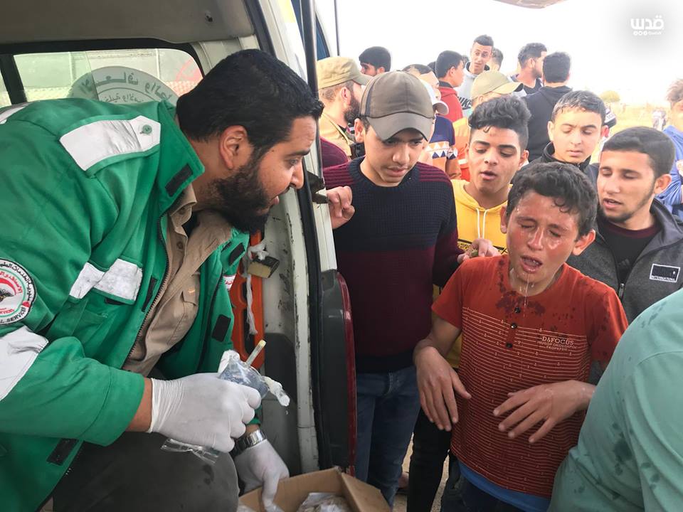 In Pictures| 60 injuries among peaceful protesters in Gaza's Friday's protest