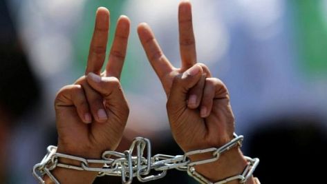 Palestinian prisoners end mass hunger strike after Israel bows to their demands