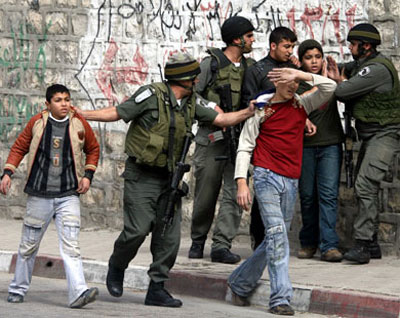 NGOs: 'Israel' arrested 421 Palestinians during last May