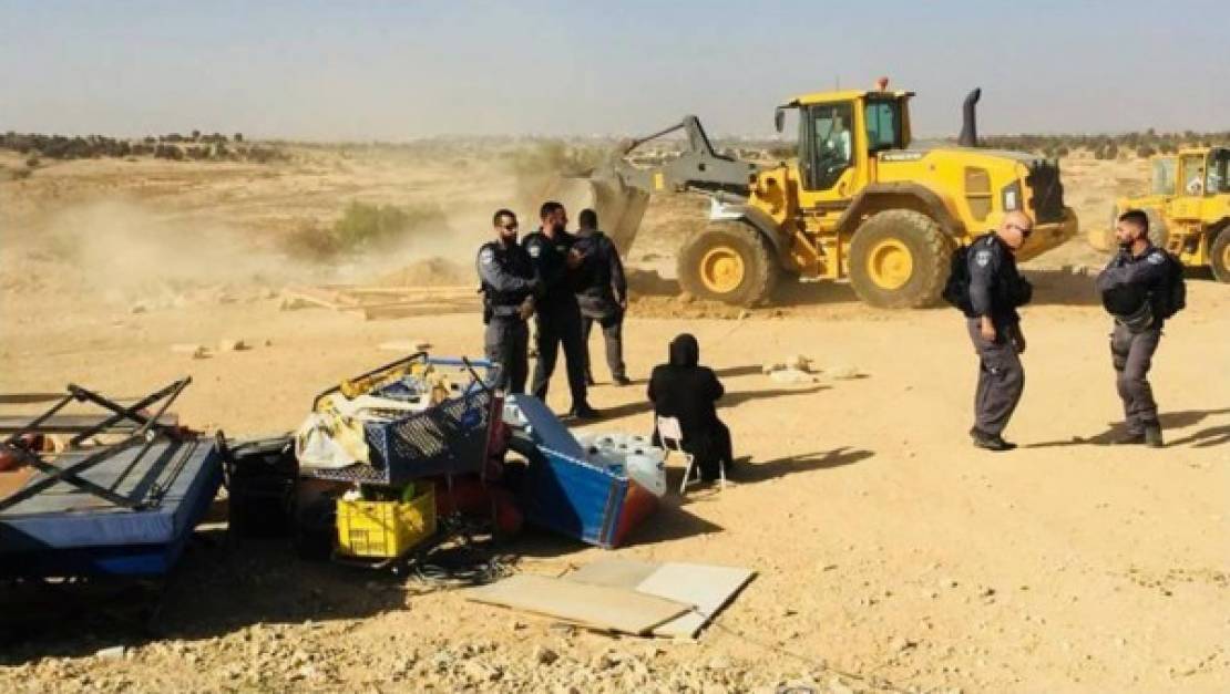 'Israel' demolishes Al Araqeeb for 156th time and confiscates local's properties