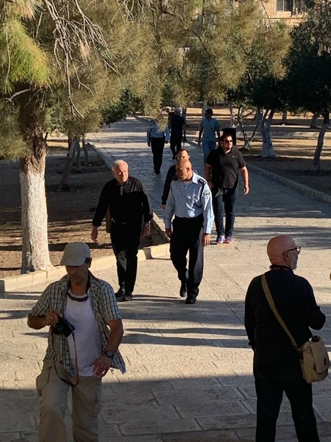 Israeli former Shabak director storm Al Aqsa mosque