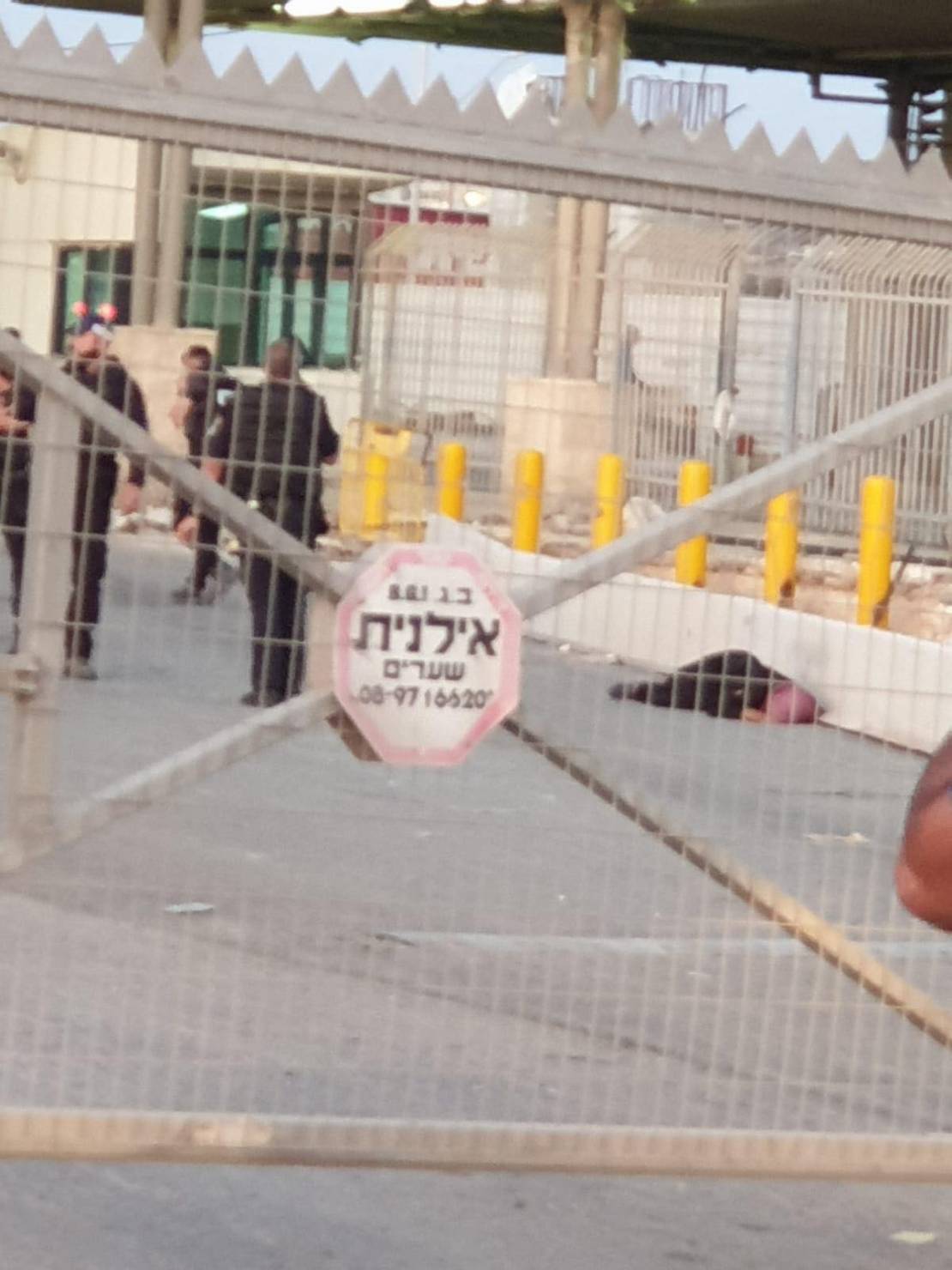 In Video| Israeli forces open fire at Palestinian lady at Qalandya checkpoint