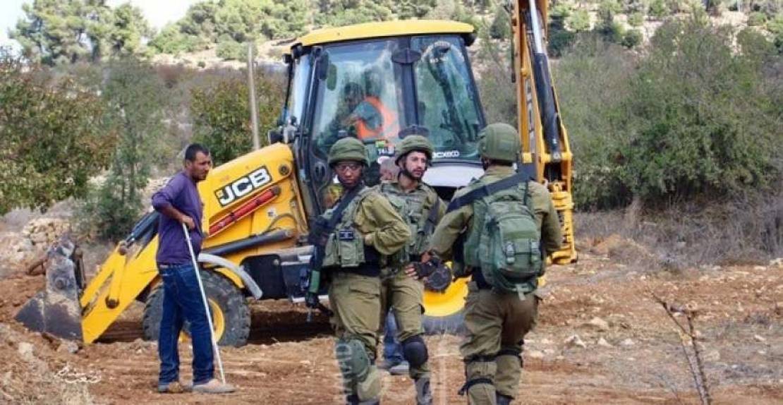Israeli authorities prevent road construction, confiscate bulldozer in Nablus