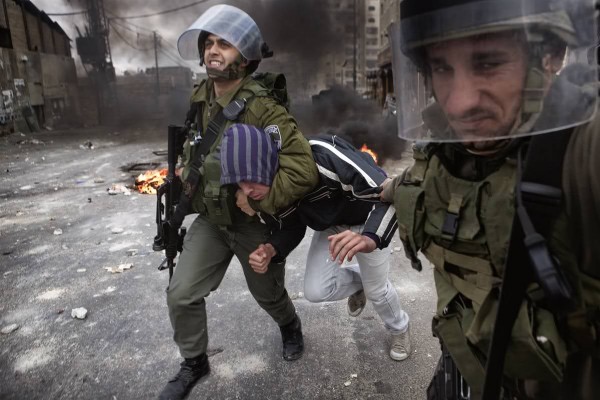 Statistics: 'Israel' arrested 440 Palestinians in February