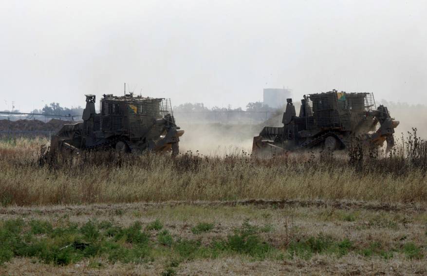 Israeli military bulldozers intrude into northern Gaza