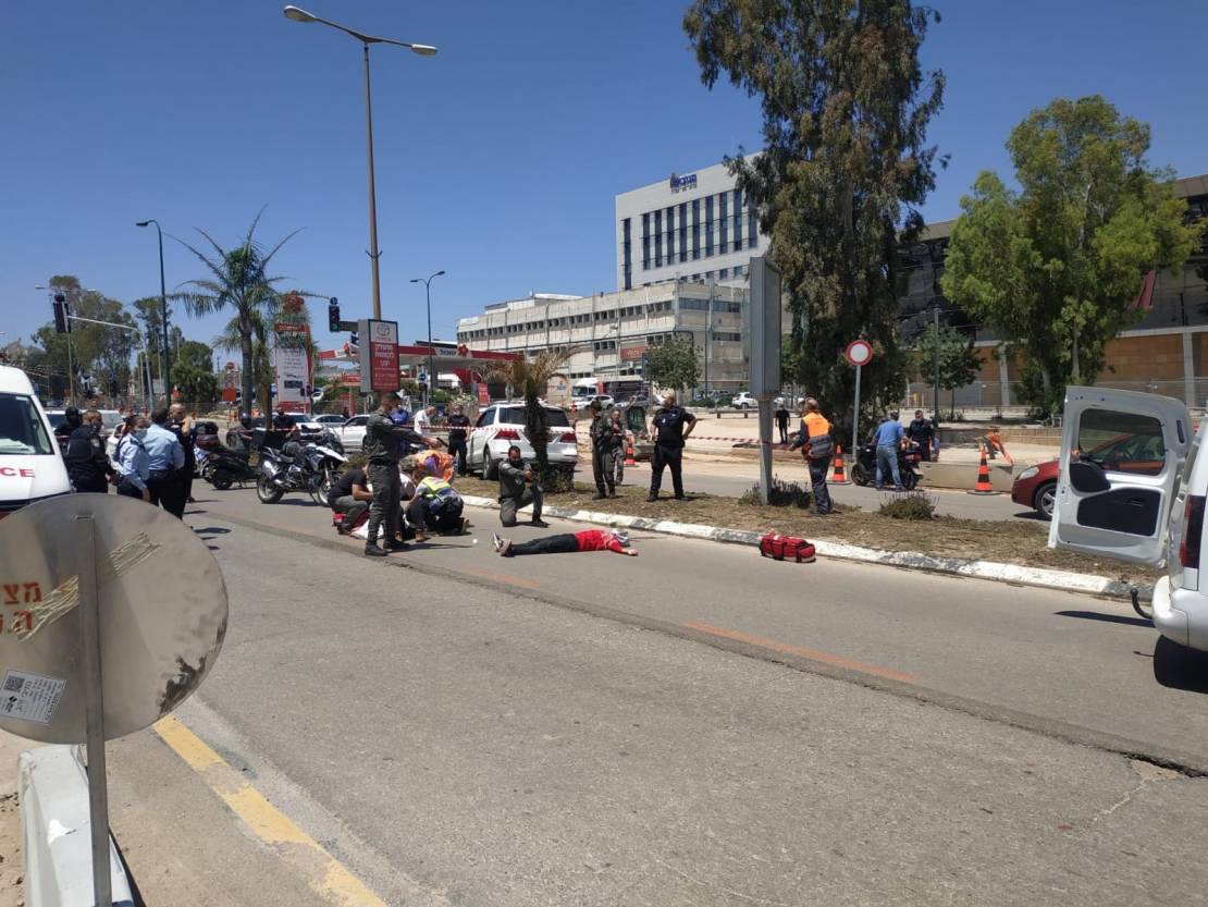 One occupier wounded in stabbing attack in Kafr Saba