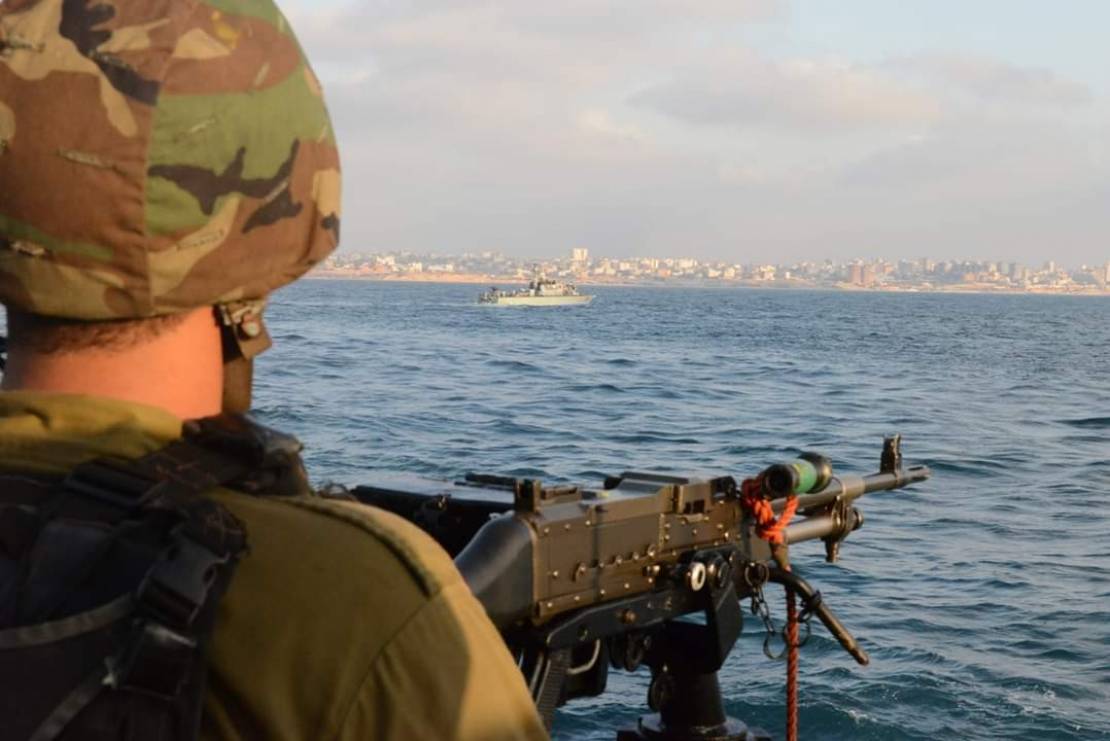 Israeli navy shoots one fisherman in Gaza sea