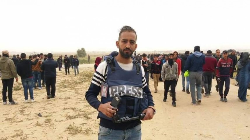 'Israel' arrests cancer patient journalist while on his way back to Gaza