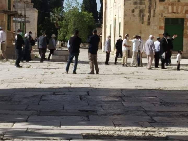 Israeli forces arrest two worshipers, allow 127 settlers to storm Al Aqsa mosque