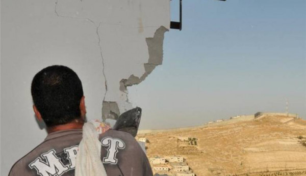 Video| 'Israel' forces two brothers to demolish their house in Jerusalem