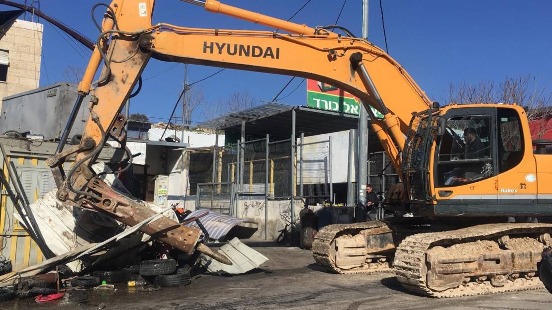 Israeli authorities order to demolish wedding hall in Galilee