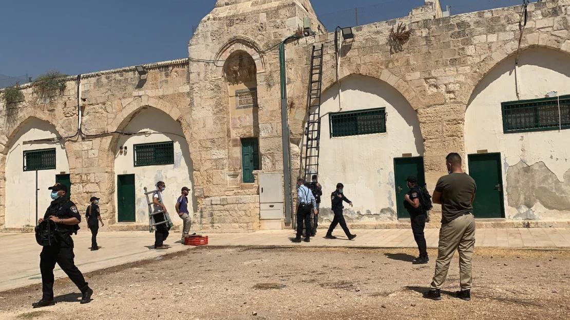 Pictures| Israeli police storm Al Aqsa mosque, place loudspeakers on roof