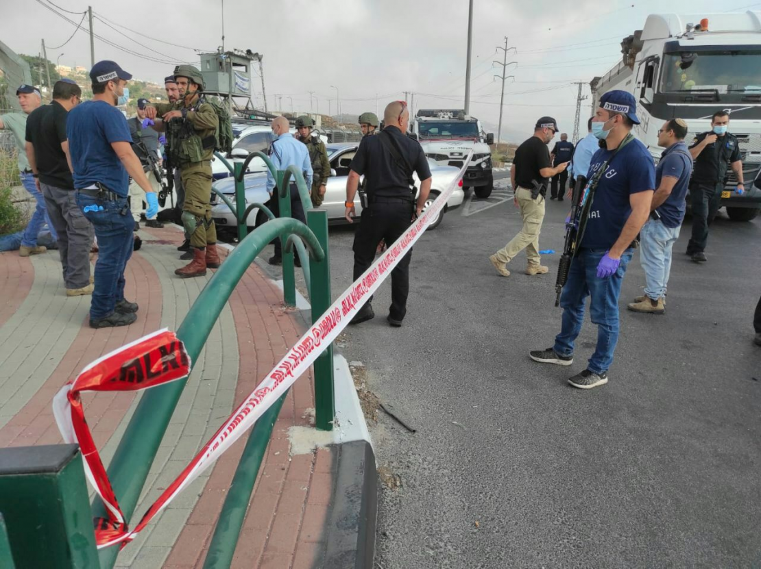 West Bank: Two Palestinians wounded by Israeli fire, two soldiers wounded in ramming attack