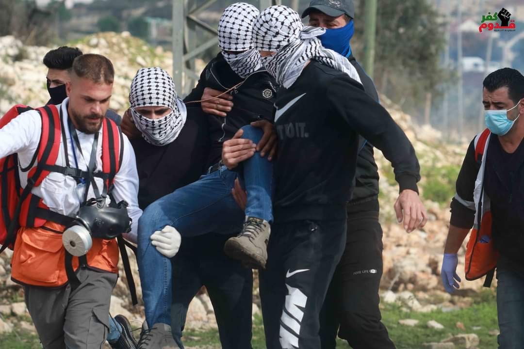 Pictures| Israeli soldiers wound four protesters, settlers chop off trees