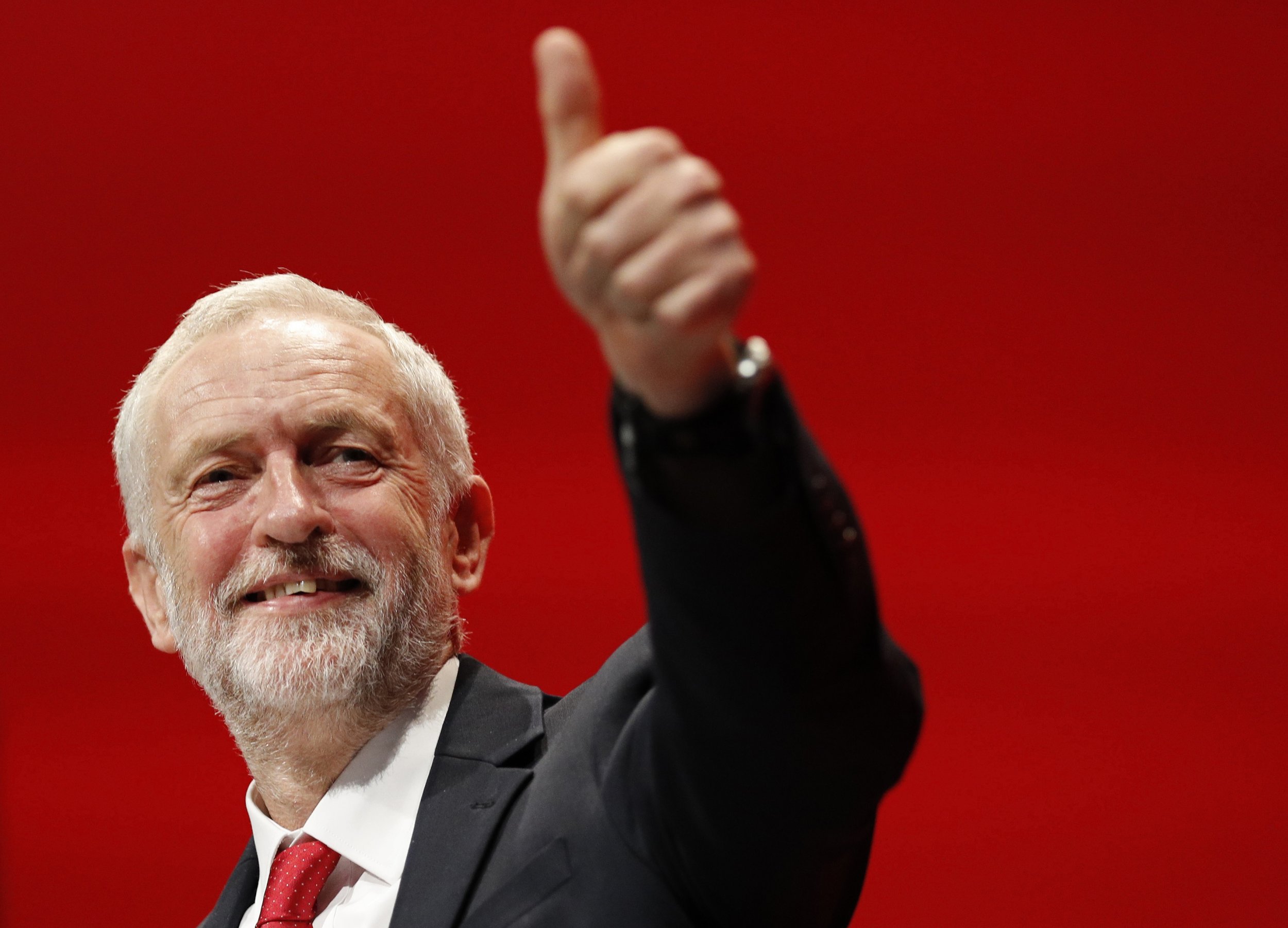 Jeremy Corbyn to be readmitted to Labour party following antisemitism accusations