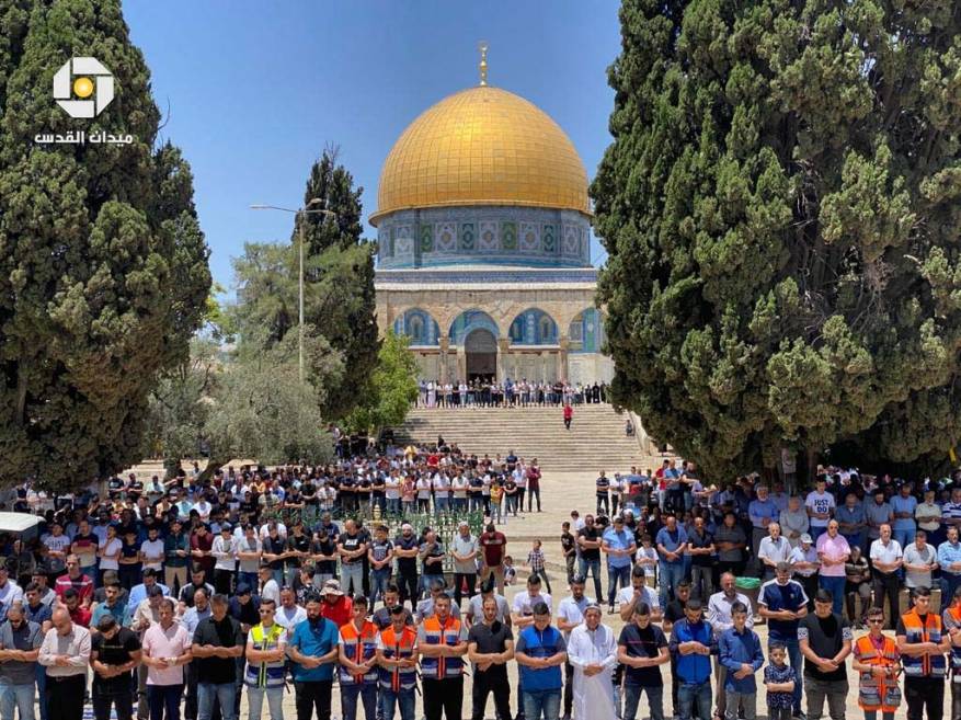40,000 worshipers perform Friday prayer at Al Aqsa mosque