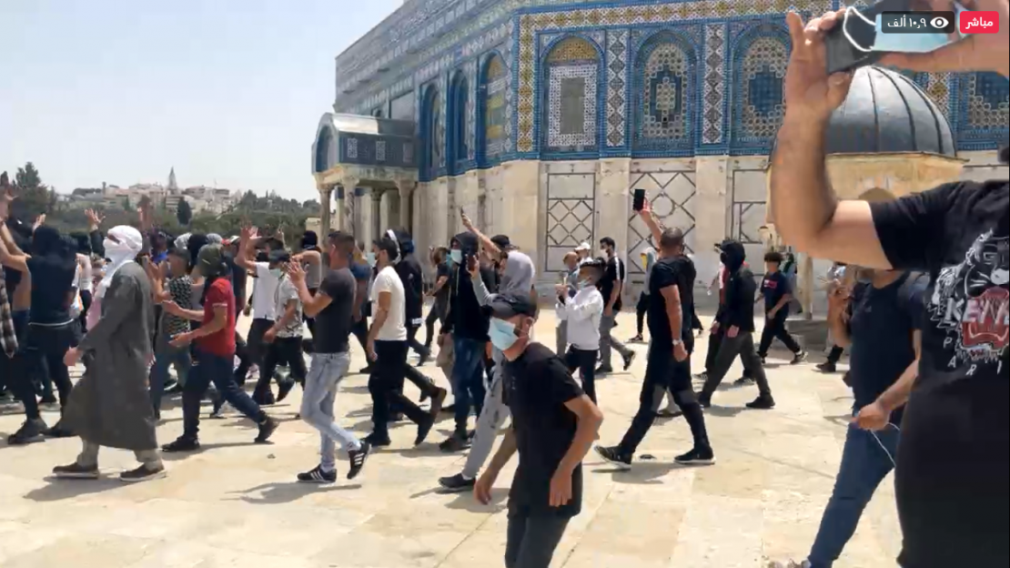 Breaking| After brutal raid... Israeli forces withdraw from Al Aqsa under worshipers' pressure