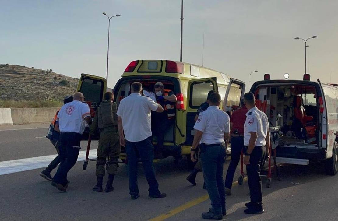 Three illegal settlers wounded in resistance operation in occupied Nablus