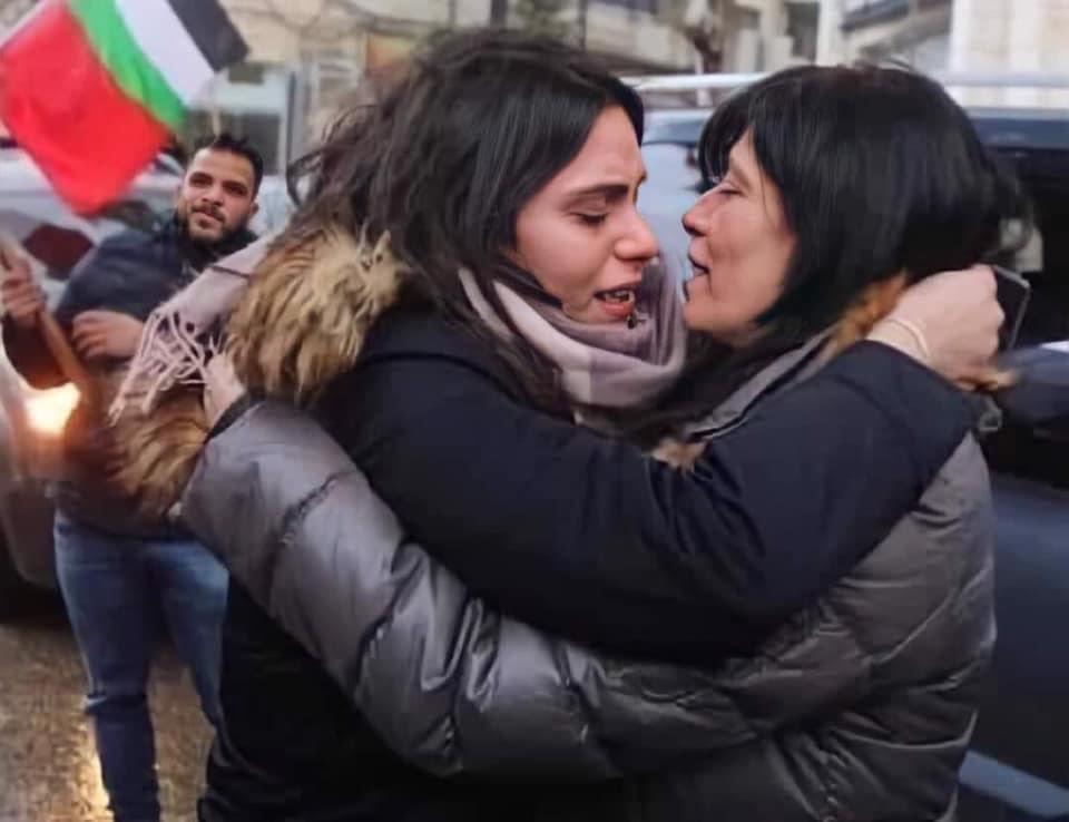 'Israel' refuses to release Khalida Jarrar to attend her daughter funeral