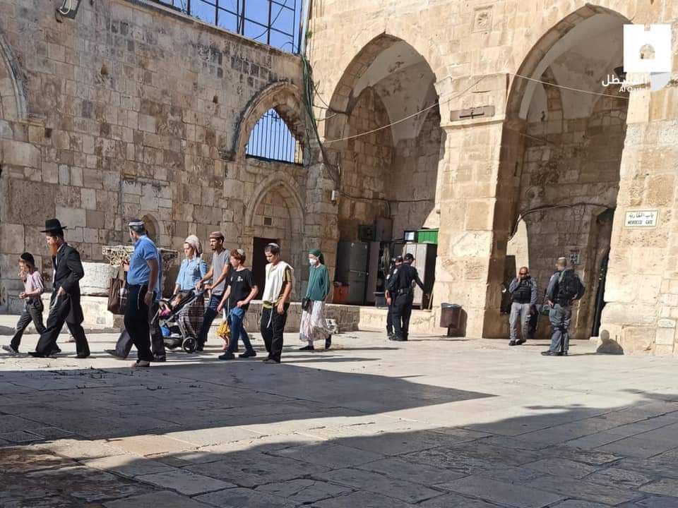 143 Israeli settlers storm Al-Aqsa Mosque in Jerusalem