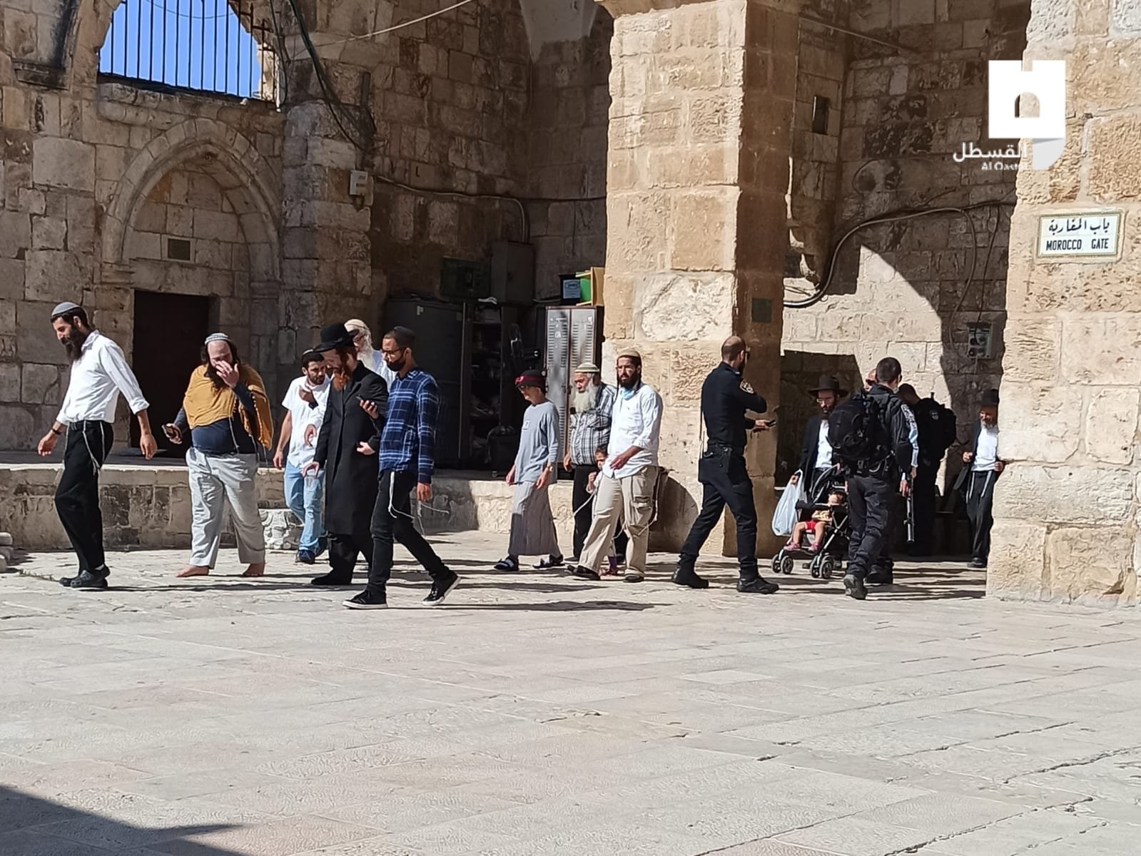 Dozens Israeli settlers break into Al-Aqsa Mosque under forces protection