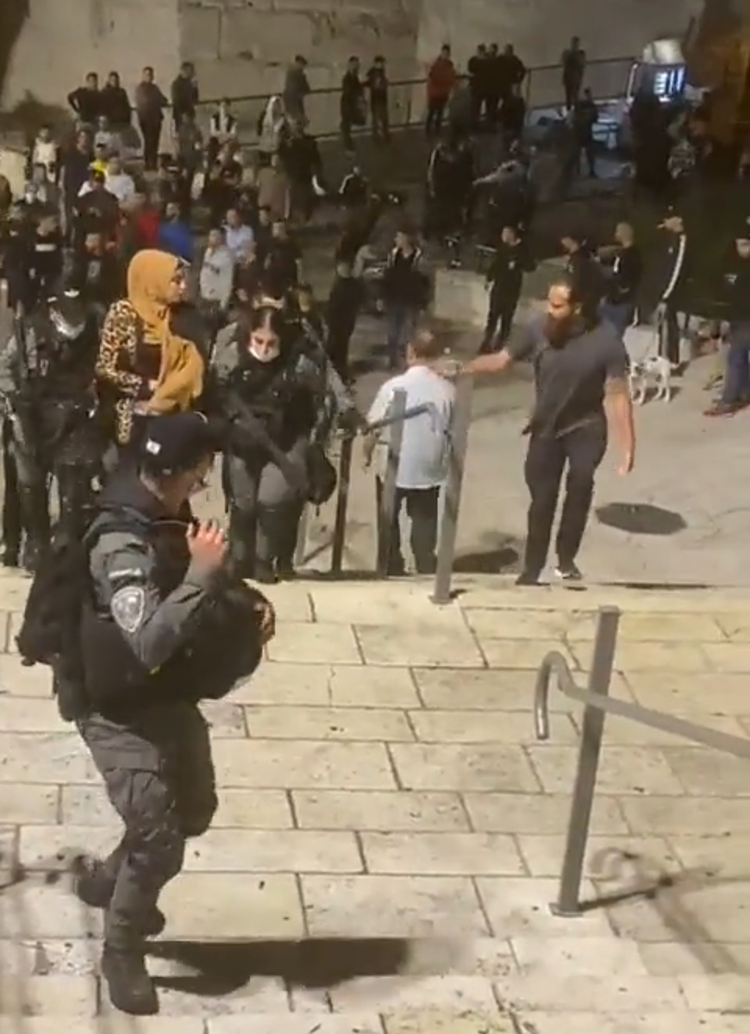 Video| Israeli forces harass, arrest Palestinian woman in Jerusalem