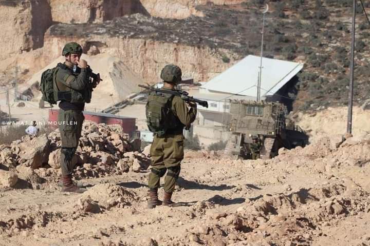 Pictures| Israeli forces destroy roads leading to Jabal Sabih in Beita