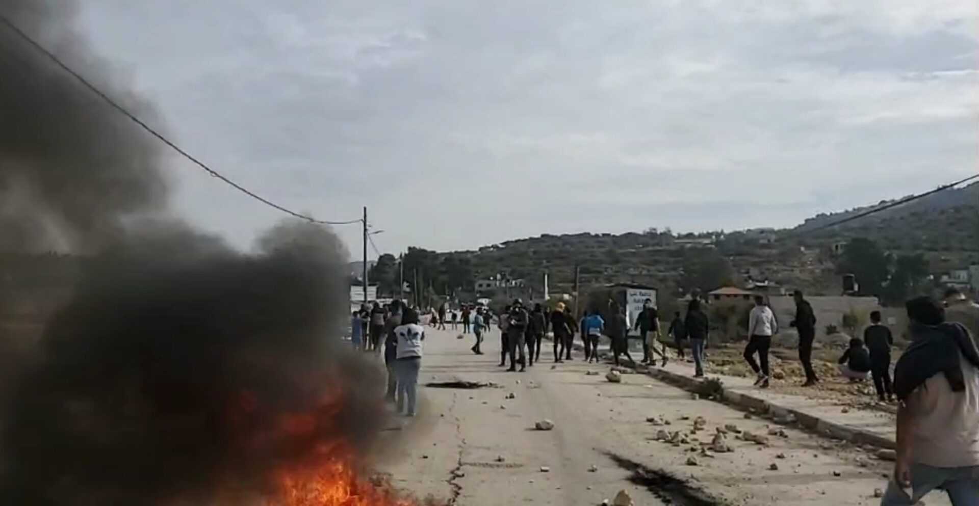 Video| Israeli forces attack Palestinian residents, students heading to school in Nablus