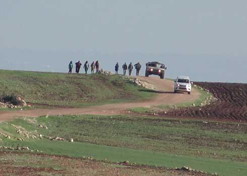 'Israel' forced 6 Palestinian families from Khirbet Ibzik to leave their homes for 4 days and nights