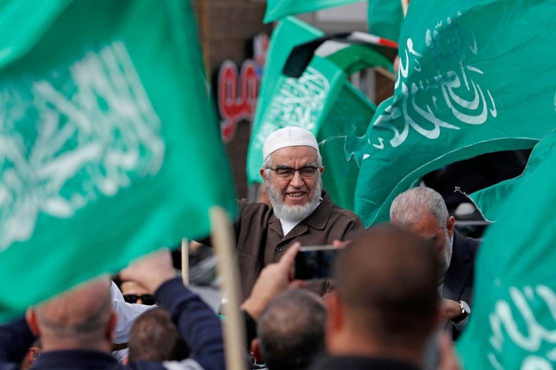 'Israel' releases Sheikh Raed Salah