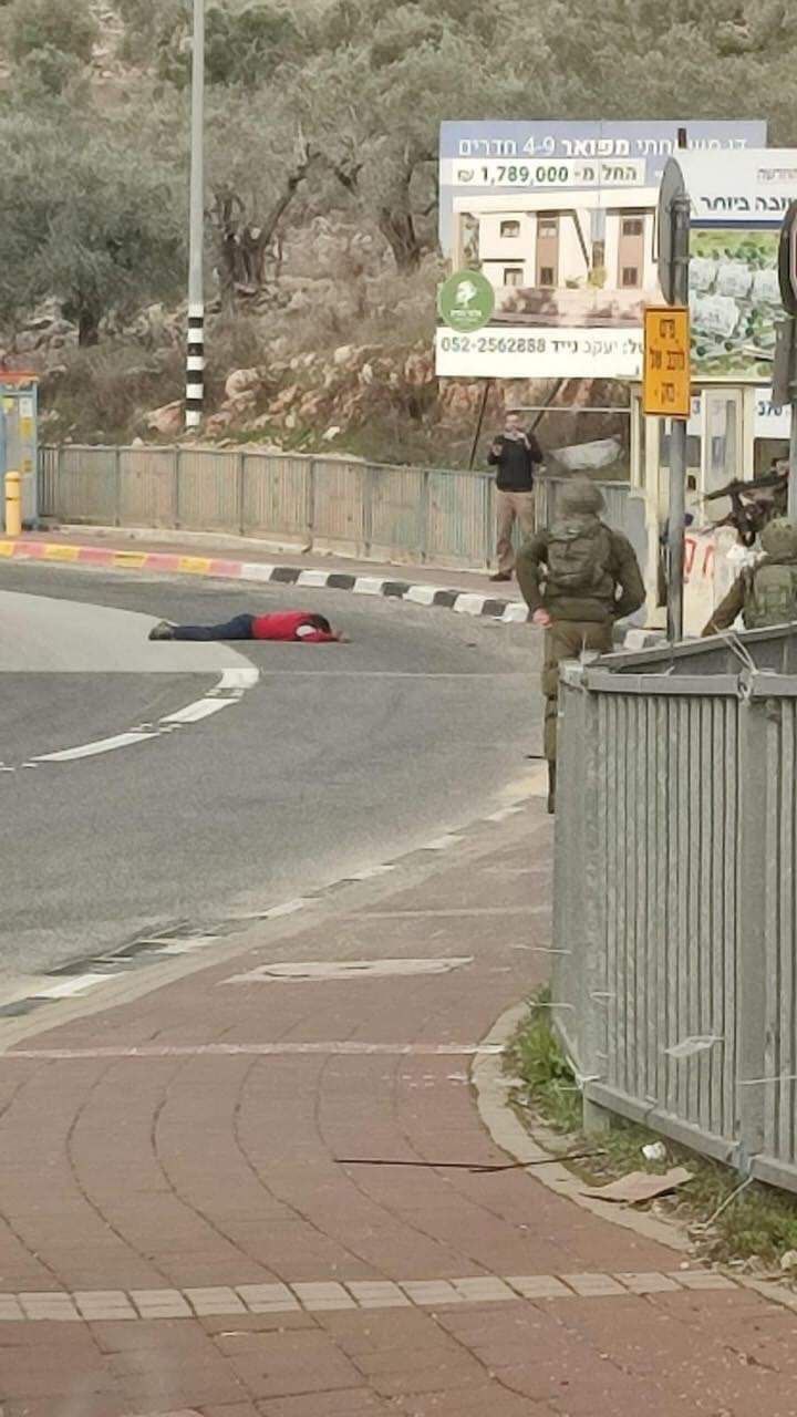 BREAKING| Israeli forces open fire at Palestinian youth, critically injure him