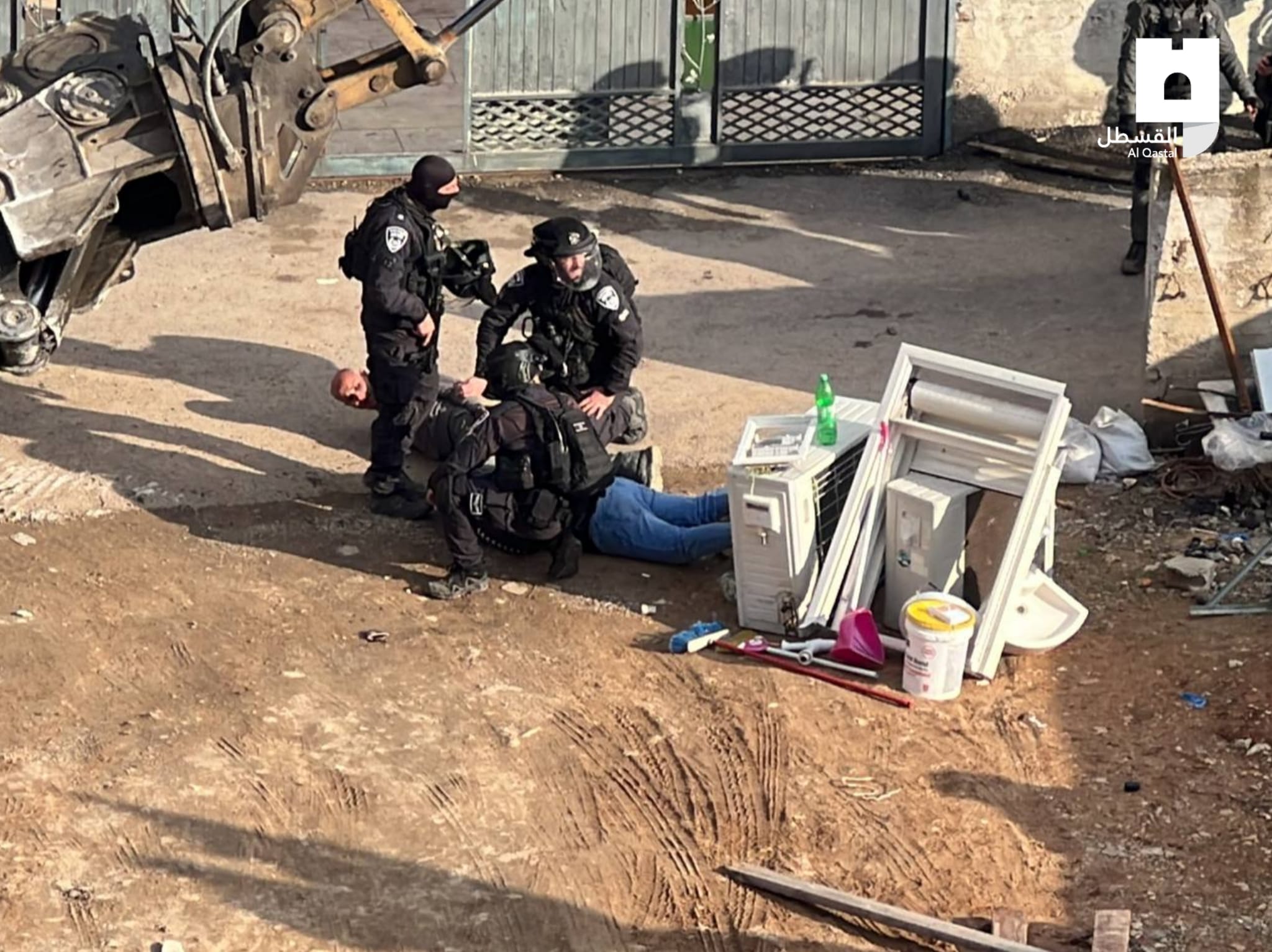 Israeli forces injure 9 Palestinians, arrest 3 others while demolishing Karama family home in Jerusalem