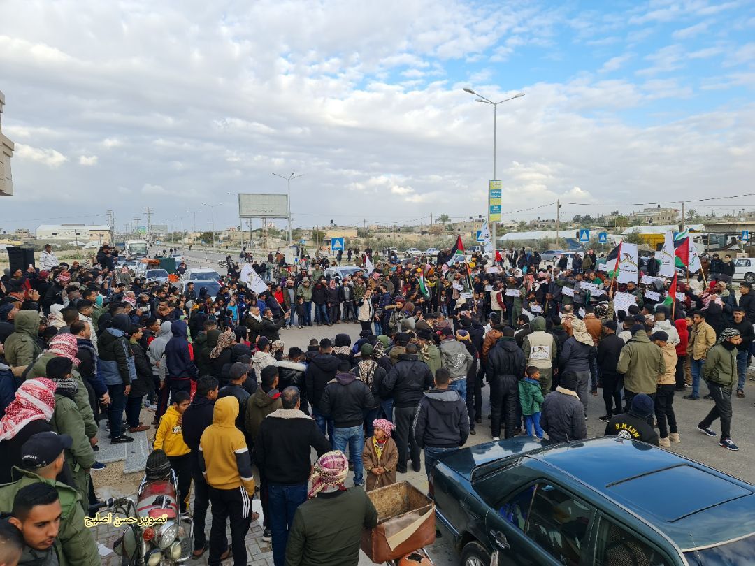 Gazans hold vigil in solidarity with Palestinians in Al-Naqab against Israel's bulldozing works