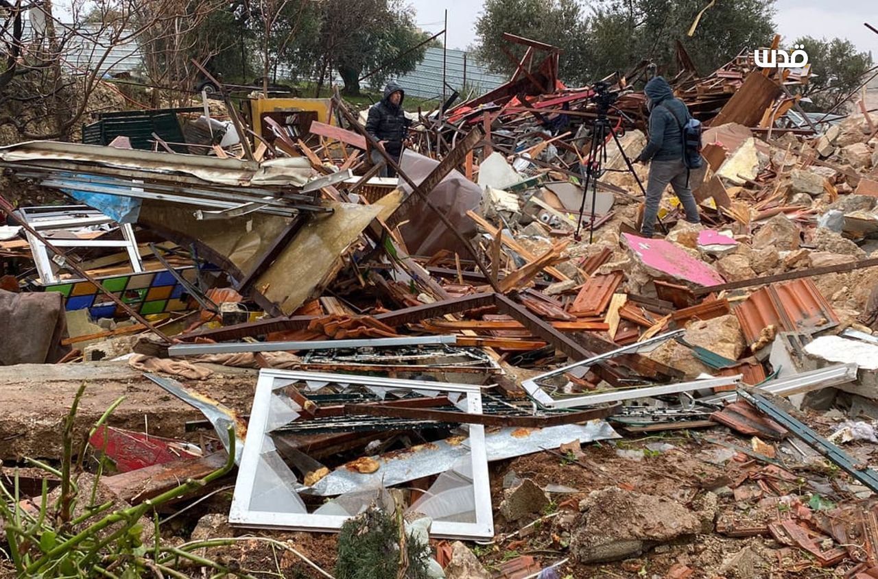 In overnight raid, Israeli forces demolish 18-member Palestinian family house in Jerusalem