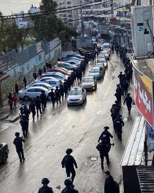 To be demolished, large numbers of Israeli soldiers raid house of Palestinian martyr in Jerusalem