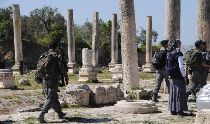 Dozens Israeli settlers storm archeological site of Sebastia